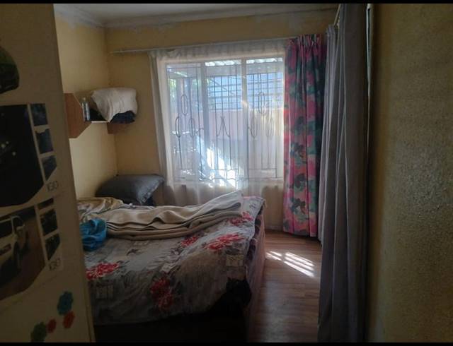 3 BEDROOM HOUSE FOR SALE IN PHILLIP NEL PARK